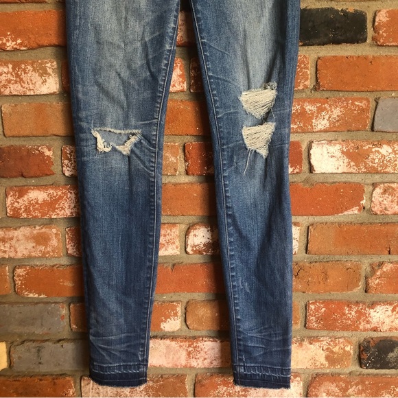 Madewell 9" High Rise Skinny Distressed Jeans - Picture 5 of 11